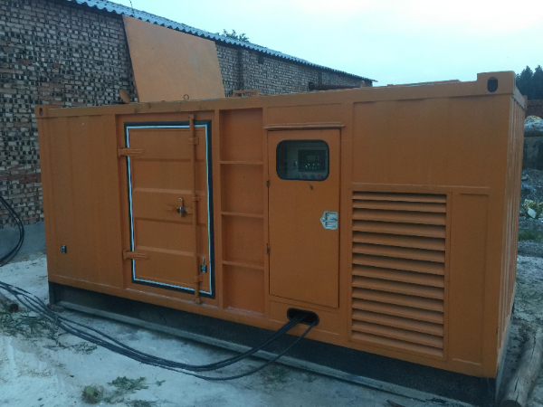 晋城发电机组长期使用中，电缆线的敷设路径有哪些要求？