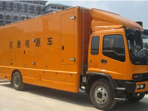 晋城冬季柴油发电机启动前，如何检查燃油系统中的积水？